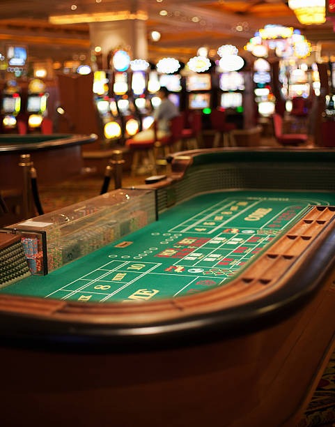 momo app interface showing sportsbook and casino options on mobile device