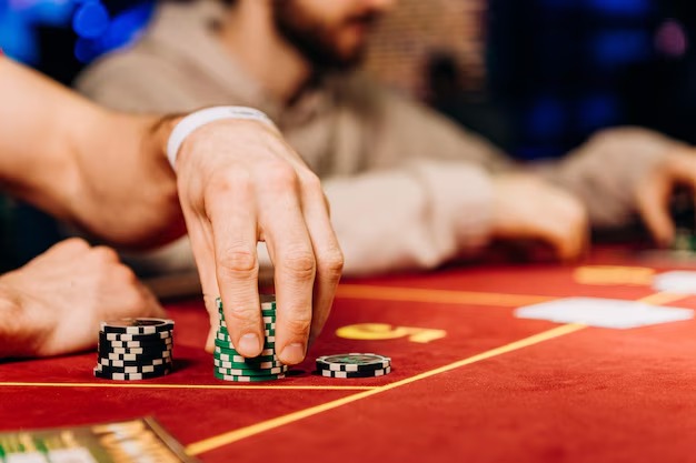 momo VIP Roulette live-dealer table with multi-camera feed and betting interface