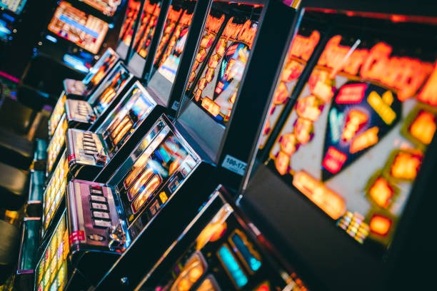 momo account dashboard showing VIP Roulette transaction history and payment methods